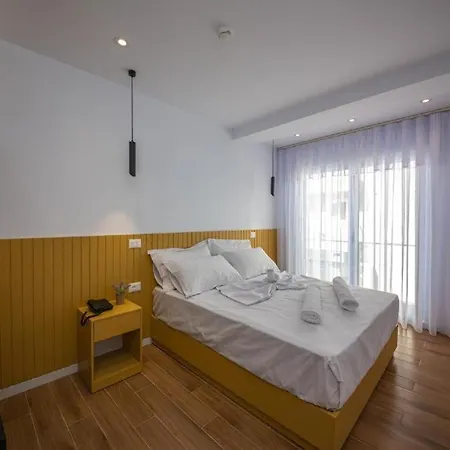 Hesperus 4*