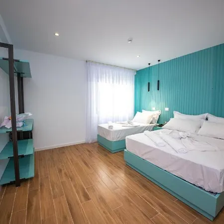 Hesperus 4*